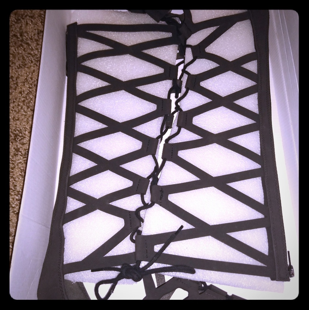 Shi by Journeys Black Gladiator sandals